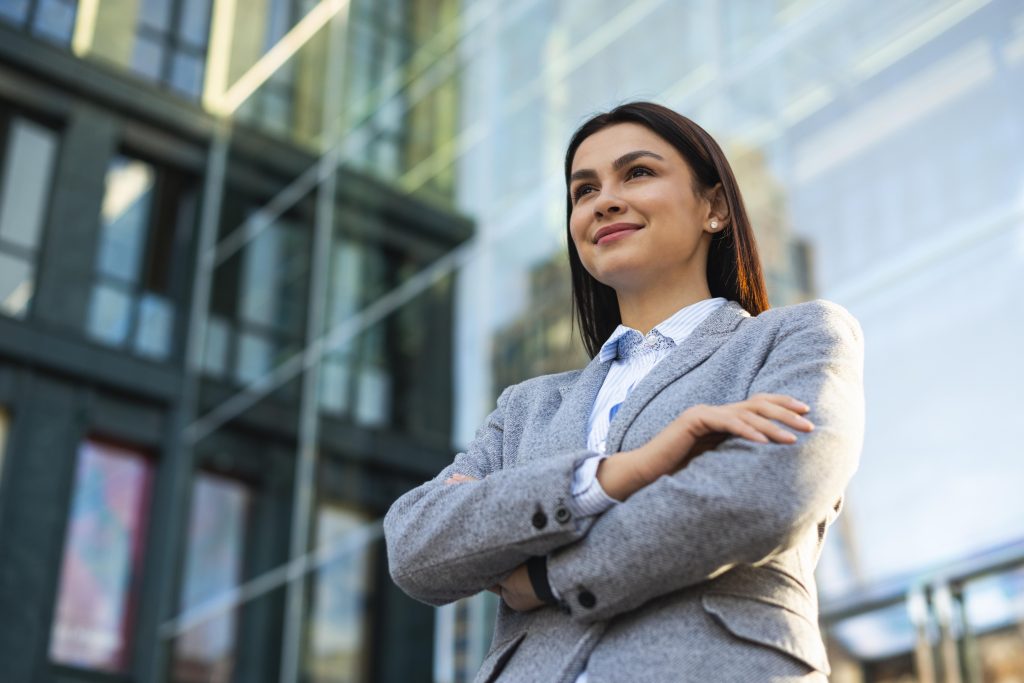 O Novo Paradigma do Growth: Eficiência de Capital e o Legado da Liderança Feminina